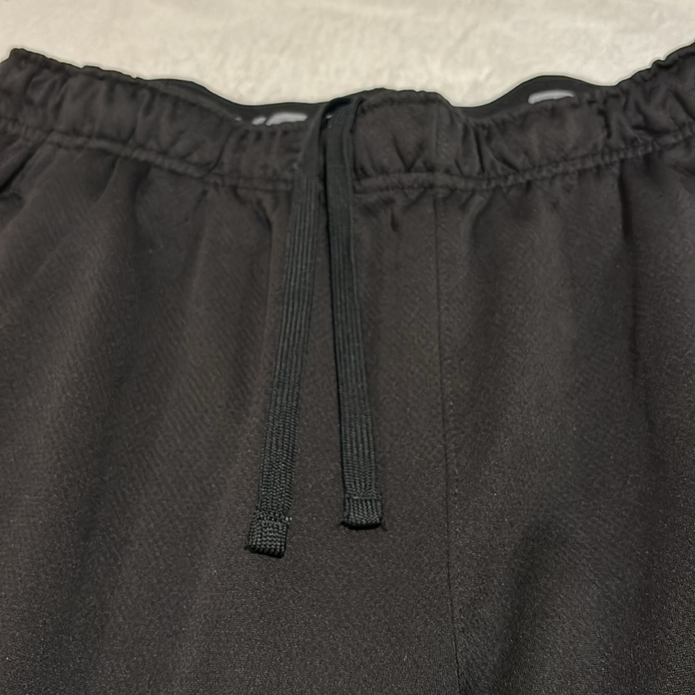 Men’s Russell dri-power medium mesh alrhetic shorts black - Picture 3 of 5